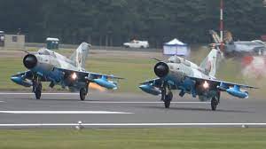 A pair of romanian af lancer c's finally made it back to the uk, their first visit here since 2005, when they appeared in the static display at both waddington and fairford. 4káµá´´á´° 2x Mig 21 Lancer C Romanian Air Force Arrival Departure Riat 2019 Youtube