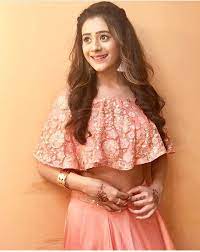 Follow Me Rishika Chaudhari For More Such Images Hairstyles For Gowns Designer Dresses Indian Fashion Attire