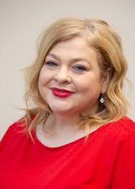 Lisa Conway's Instagram, Twitter & Facebook