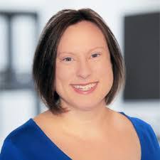 Melanie Pitts's Instagram, Twitter & Facebook