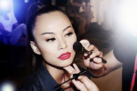 Chân dung người mẫu trong drama 1 chọi 7 giới VNTM, tốt nghiệp đại học Vân  Nam, từng nặng 88kg như khủng long bạo chúa