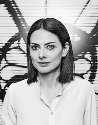 Bettina Pousttchi. Metropolitan Life