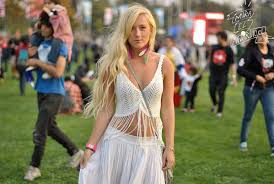 She moved with her family to chile f Vesta Lugg Auf Twitter Lollapalooza By Miraelpajarillo Http T Co K2sbjbstml