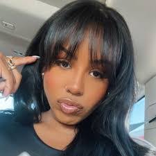 Rhona Ferguson's Instagram, Twitter & Facebook