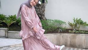 Desain semauku, pilih warna semauku, ujar zaskia usai jumpa pers di the conservatory, jakarta, selasa (19/5). Model Baju Gamis Ala Zaskia Adya Mecca Hijabfest