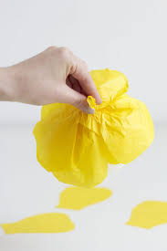 Diy Grosse Blumen Aus Seidenpapier We Love Handmade Seidenpapier Blumen Seidenpapier Grosse Blumen