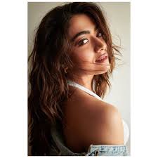 Whoever blinks first looses 🐒😄❤️