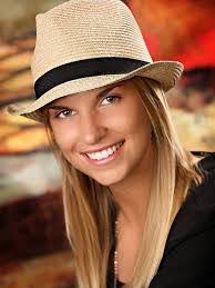 Daphne Gates's Instagram, Twitter & Facebook