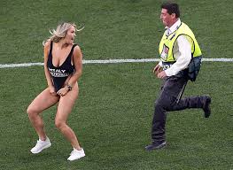 The champions league has 32 teams in the group stage, and is preceded by five qualifying stages. Uefa Give Streaker Kinsey Wolanski Honorary Champions League Final Ticket Despite Kicking Her Out Of The Stadium