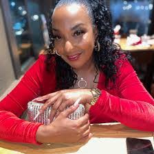 Kimberly Vangilder's Instagram, Twitter & Facebook