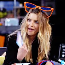 Lauren's paternal grandfather's name is james german, who was born in the netherlands and immigrated to the usa with his family when he was in his childhood age. Lauren German Fans Dailylaureng Twitter