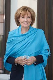 .regina elena a româniei, la mâncarea de potârniche cu orez, reţetă trimisă principesei de principele jean al franţei şi soţia sa, principesa philomena. Majestatea Sa Margareta Familia RegalÄ A Romaniei Royal Family Of Romania