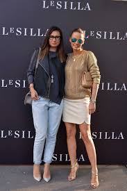 Let's take a look at roxana voloseniuc's current relationship, dating history, rumored hookups and past exes. Roxana Voloseniuc Elle Si Andreea Raicu Viva Ro