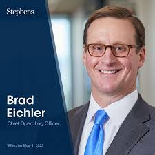 Brent Akers's Instagram, Twitter & Facebook