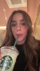 Por favor que alguien me diga lo que se debe pedir en starbucks porque  estoy maldita creo estoy harta y lo vuelvo a intentar y no me gusta #🍵  #matcha #starbucksdrinks