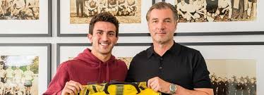 Mateu morey is a spanish defender for borussia dortmund. Borussia Dortmund Nimmt Nachwuchstalent Mateu Morey Unter Vertrag
