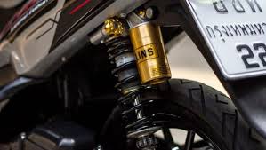 Kembali kami membahas modifikasi motor matic lawas . Yamaha Mio Jadul Tampil Klimis Nggak Mau Kalah Sama Skutik Baru
