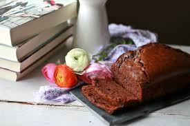 Il classico plumcake da colazione, dalla forma allungata e una deliziosa cupola in superficie, particolare tipico di questo dolce, che si contraddistingue per la sua consistenza soffice e umida. Plumcake Soffice Al Cacao E Yogurt Senza Burro Alchimia