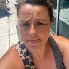 Lorena Kerr's Instagram, Twitter & Facebook