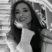 60+ perfiles de «Esther Gallardo»