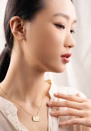 Shop LOUISE HENDRICKS