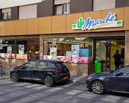 A une minute de parking public avec plus de 1000 places. Cactus Marche Limpertsberg Cactus