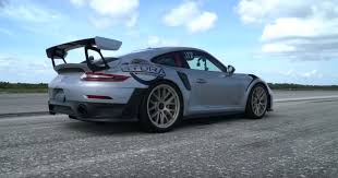 Porsche 991 gt2rs vs lamborghini aventador lp750 sv. Witness The Absurd Acceleration Of A 911 Gt2 Rs As It Heads To 211mph