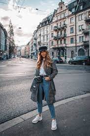 City To Snow 11 Outfits I Wore In Switzerland Lion In The Wild Moda De Europa Ropa De Paris Moda Casual De Invierno