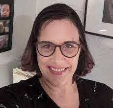 Regina Aponte's Instagram, Twitter & Facebook