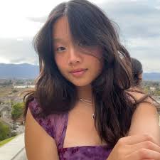 hi!! my name is emma tang and i'm from the bay area, ca. i'm 100% committed  to vandy and probably majoring in bio. i love writing, swimming, hikes,  sweet treats, café hangouts,