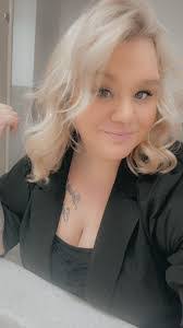 Gail Borges's Instagram, Twitter & Facebook