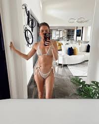 Kaitlyn Bristowe Posts Bikini Pic While Sharing She Has Body Dysmorphia: I  Dont Get Me
