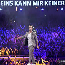 Florian silbereisen nun doch nachfolger von dieter bohlen? Dsds Schlager Hammer Florian Silbereisen Ersetzt Xavier Naidoo In Der Jury Traumschiff Kapitan Nimmt Kurs Auf Rtl Castingshow Tv Wunschliste