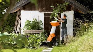 Best Garden Shredder 2021 Rid Your Yard Of Branches Twigs Leaves And Steve Buscemi T3