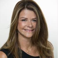 Shelly Doran's Instagram, Twitter & Facebook