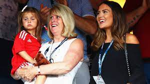 Do you know what are the favourite things and personalities of gareth bale? Who Is Emma Rhys Jones Everything You Need To Know About Gareth Bale S Soon To Be Wife Goal Com