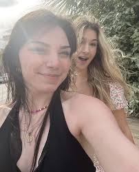 Rachel Tussey's Instagram, Twitter & Facebook