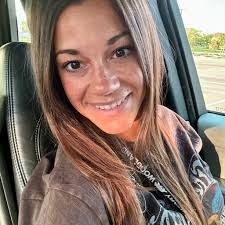 Allison Dailey's Instagram, Twitter & Facebook