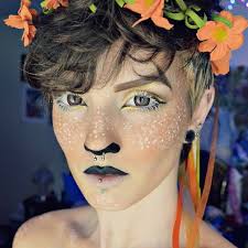 👑A closer look at my fawn king makeup. This was super cute, and simple!  Also this flower crown was from my local ren fair for those who asked.  #makeup #deer