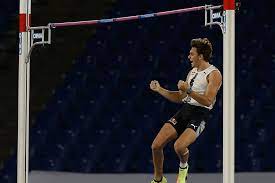 From a very sporting family, and influenced by his father greg, who was a former u.s. Armand Duplantis Breaks Pole Vault World Record