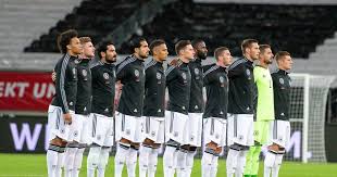 Deutschlands erster gegner, der weltmeister frankreich ist auch bei dieser em großer favorit. Deutschland Spanien Dfb Spieler Bei Hymne Mit Abstand