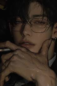 Heartthrob boyfriend sends wrong body in research