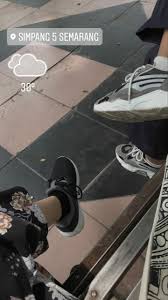 Universe of awesome curated wallpapers. S E M A R A N G Fotografi Potret Diri Foto Teman