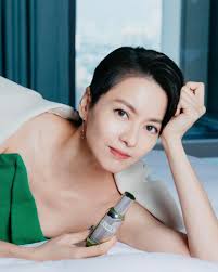 梁詠琪Gigi Leung Wing Kei added a...