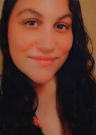 Amanda Lamp's Instagram, Twitter & Facebook