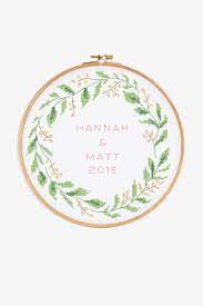 It would also make a great gift for the fellow halloween lover in your life. Leafy Wreath Pattern Free Cross Stitch Patterns Point De Croix Broderie Point De Croix Point De Croix Mariage