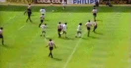 En otras palabras, se cumple un nuevo aniversario del gol del siglo. Historias Del Real Madrid La Chilena De Hugo Sanchez Al Logrones