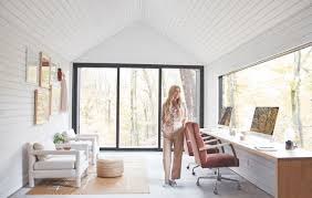 This garden office takes up quite a bit of space, extending from one side of the backyard to the other. Sarah Sherman Samuel S Nature Inspired Modern Home Office Modern Home Offices Modern Home Office Modern House