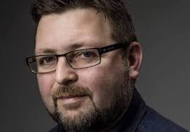 Eduardo Ramonde (Guitar, Bass, Ukulele)