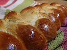 Brioche Thermomix Tressee A La Mie Filante Little Muffins Recettes De Cuisine Recettes Au Thermomix Pains A Hot Dog